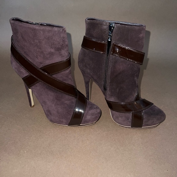 ROCK & REPUBLIC Suede and Leather platform booties. - Picture 2 of 6